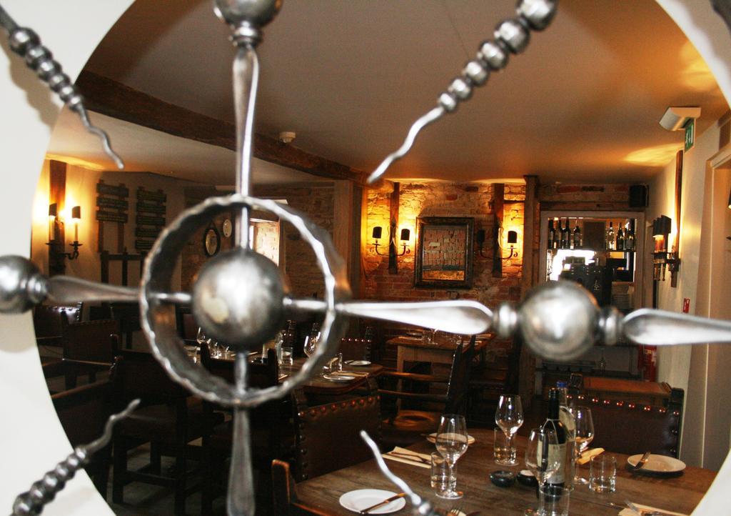 Queens Head Inn Nassington Bagian luar foto