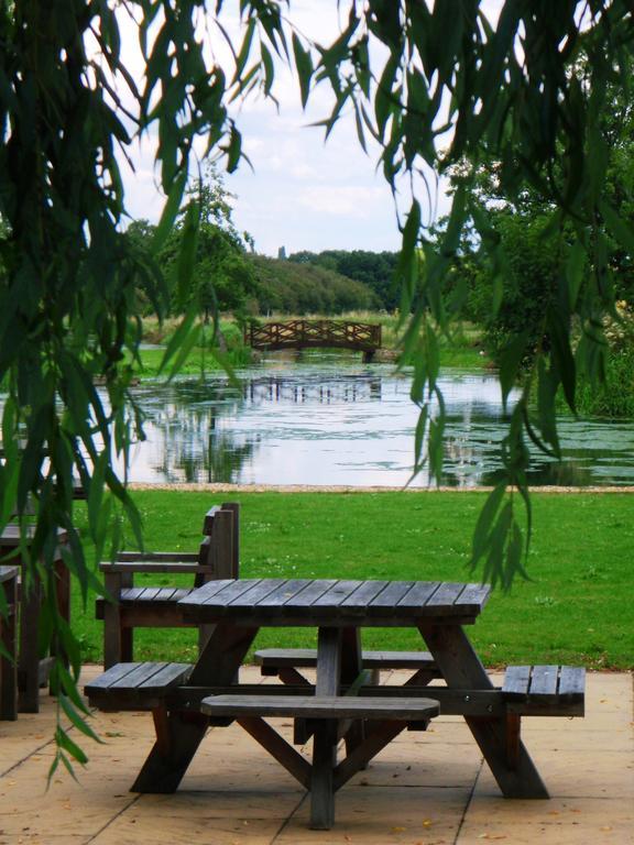 Queens Head Inn Nassington Bagian luar foto