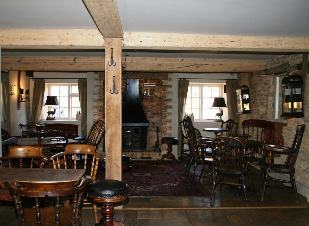 Queens Head Inn Nassington Bagian luar foto