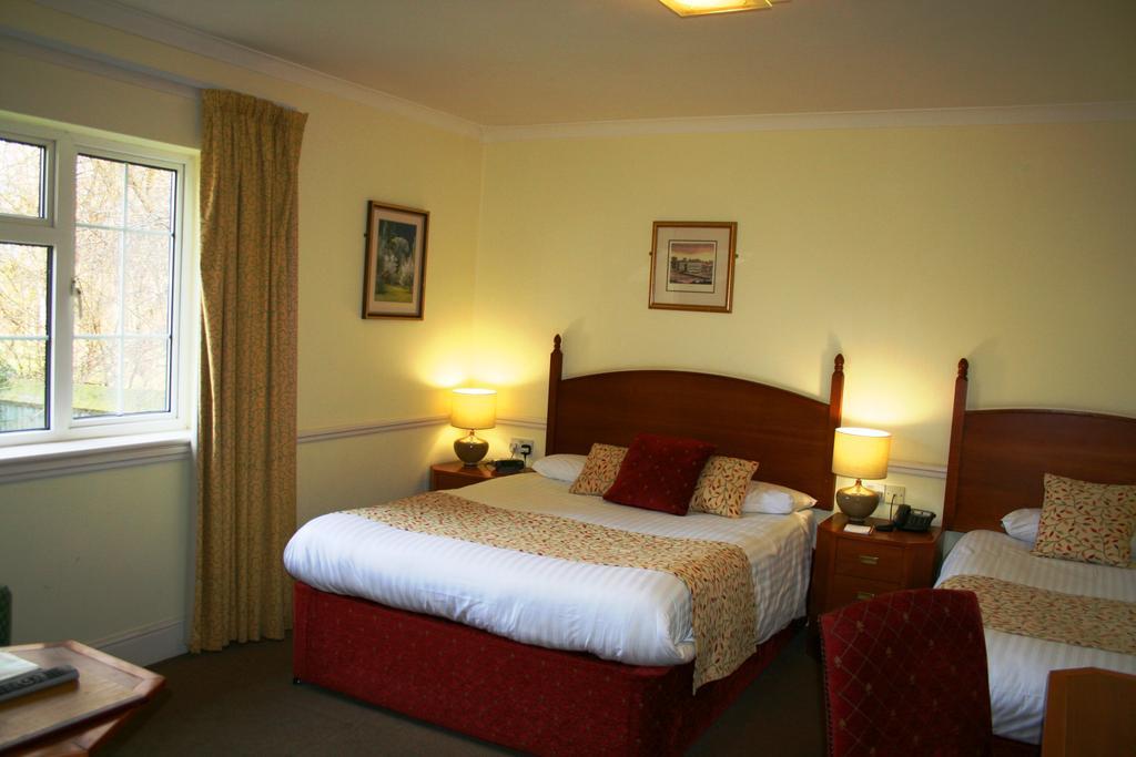 Queens Head Inn Nassington Bagian luar foto