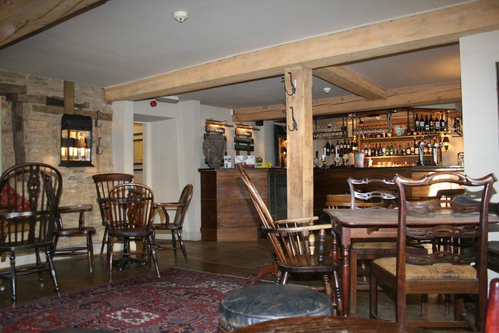 Queens Head Inn Nassington Bagian luar foto